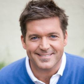 Jamie Deen Headshot