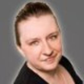 Shannon Fox Headshot