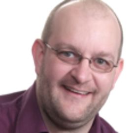 Oliver Sturm Headshot