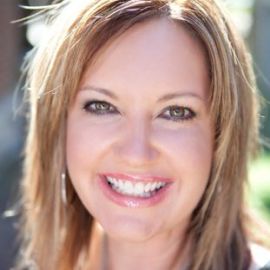 Michelle Nelson Headshot