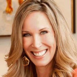 Lori Dennis Headshot
