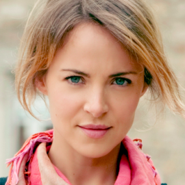Gemma Hayes Headshot