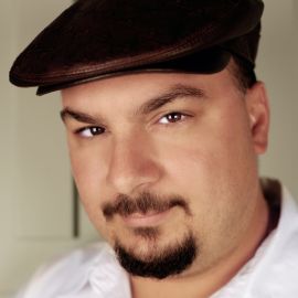 Anthony Zuiker Headshot