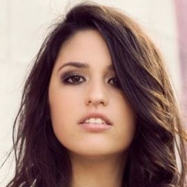 Rozzi Crane Headshot