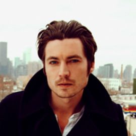 Dan Layus Headshot