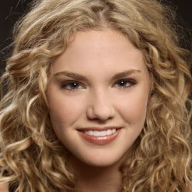MacKenzie Mauzy Headshot