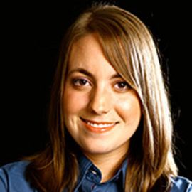 Carolyn Barnett Headshot