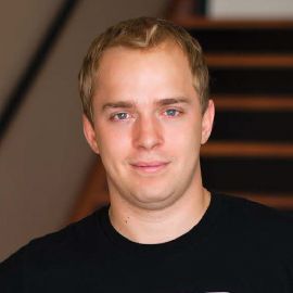 Alex Debelov Headshot