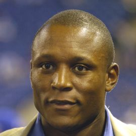 Barry Sanders Headshot