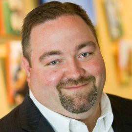 Travis Apgar Headshot