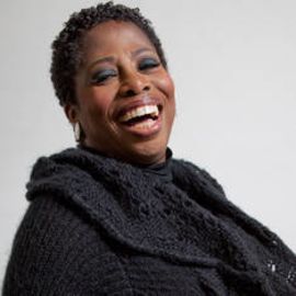 Naomi Davis Headshot
