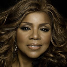 Gloria Gaynor Headshot