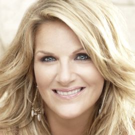 Trisha Yearwood Headshot