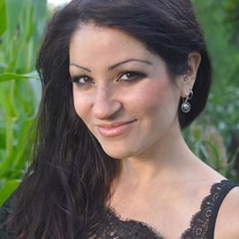 Rachel Fine Headshot
