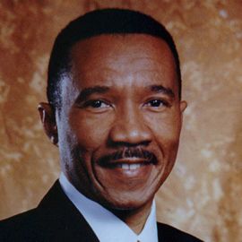 Kweisi Mfume Headshot