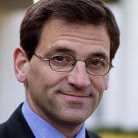 Peter Baker Headshot