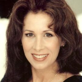 Dr. Molly Barrow Headshot