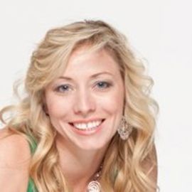 Elizabeth Hannan Headshot