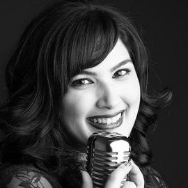 Roxy Azari Headshot