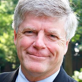 Tom Davenport Headshot