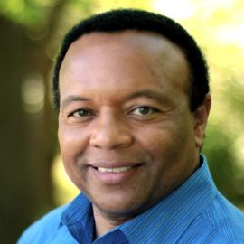 Kelly Wright Headshot