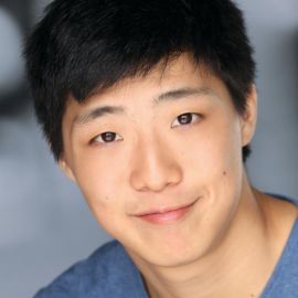 Justin Lee Headshot