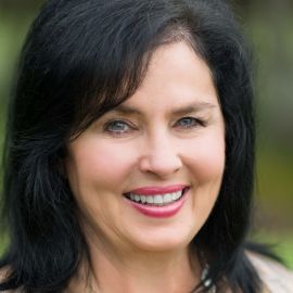 Kay Robertson Headshot