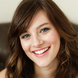Aubrey Peeples Headshot