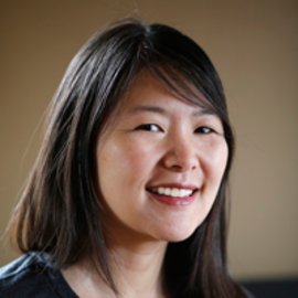Janet Iwasa Headshot