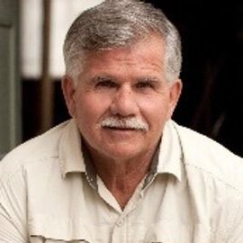Tom Silva Headshot