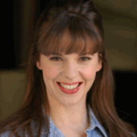 Victoria Stilwell Headshot