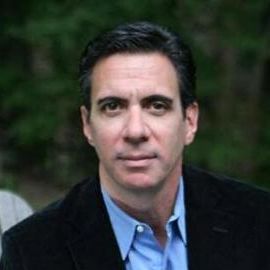 Mitchell Zuckoff Headshot