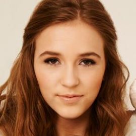 Lennon and Maisy Stella Headshot
