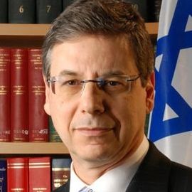 Daniel Ayalon Headshot