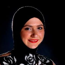 Zahra Lari Headshot