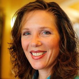 Anne Loehr Headshot