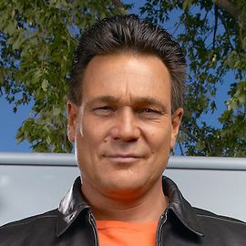 Dan Hampton Headshot