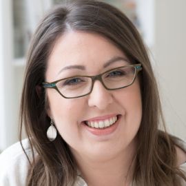 Ruth Ware Headshot
