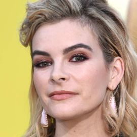 Kelly Oxford Headshot