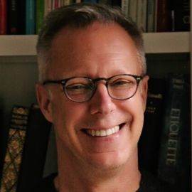 Steven Petrow Headshot