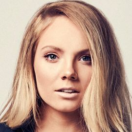Danielle Bradbery Headshot