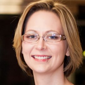 Amanda Messer Headshot