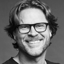 Hans Neubert Headshot