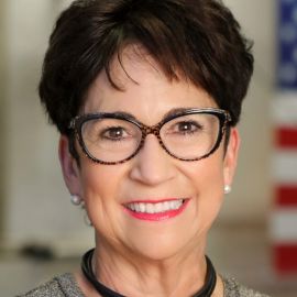 Nancy Tengler Headshot