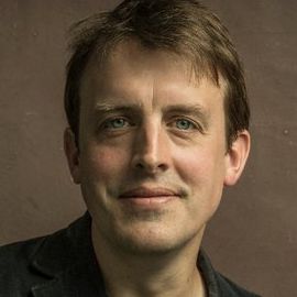 Oliver Bullough Headshot