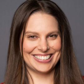 Amanda Kathryn Roman Headshot
