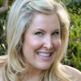 Heidi Ferrer Headshot