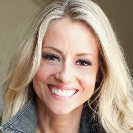 Nicole Curtis Headshot