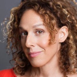 Rachel Grady Headshot