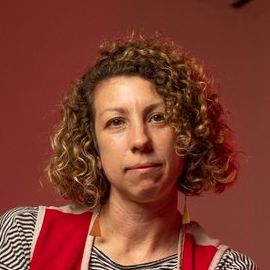 Alicia Eggert Headshot